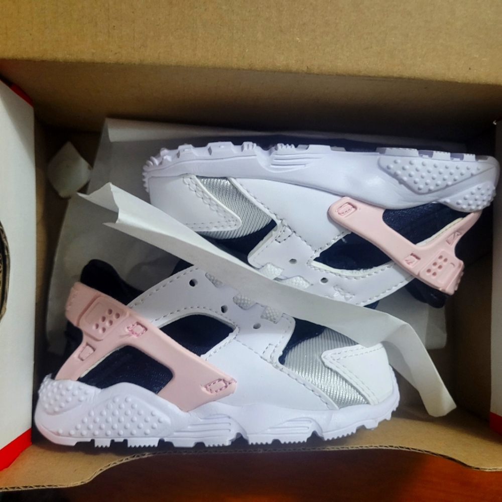 NWT Nike Huarache Run (TD)
